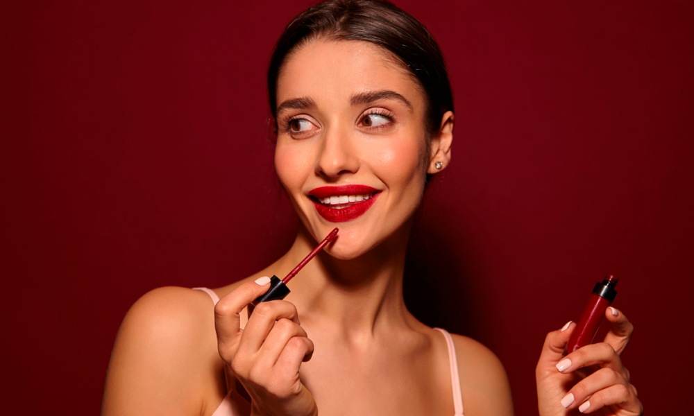 Como passar batom vermelho: 7 dicas para nunca mais errar