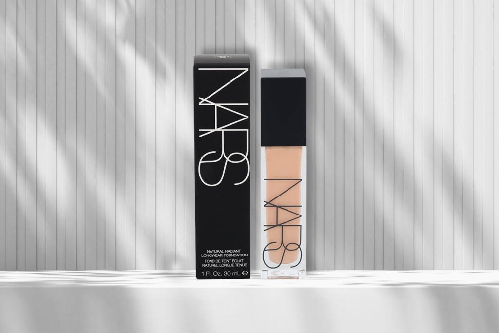 Base Nars Natural Radiant Longwear Foundation