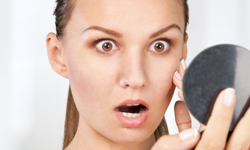 Maquiagem craquelada: dicas infalíveis para evitar esse problema