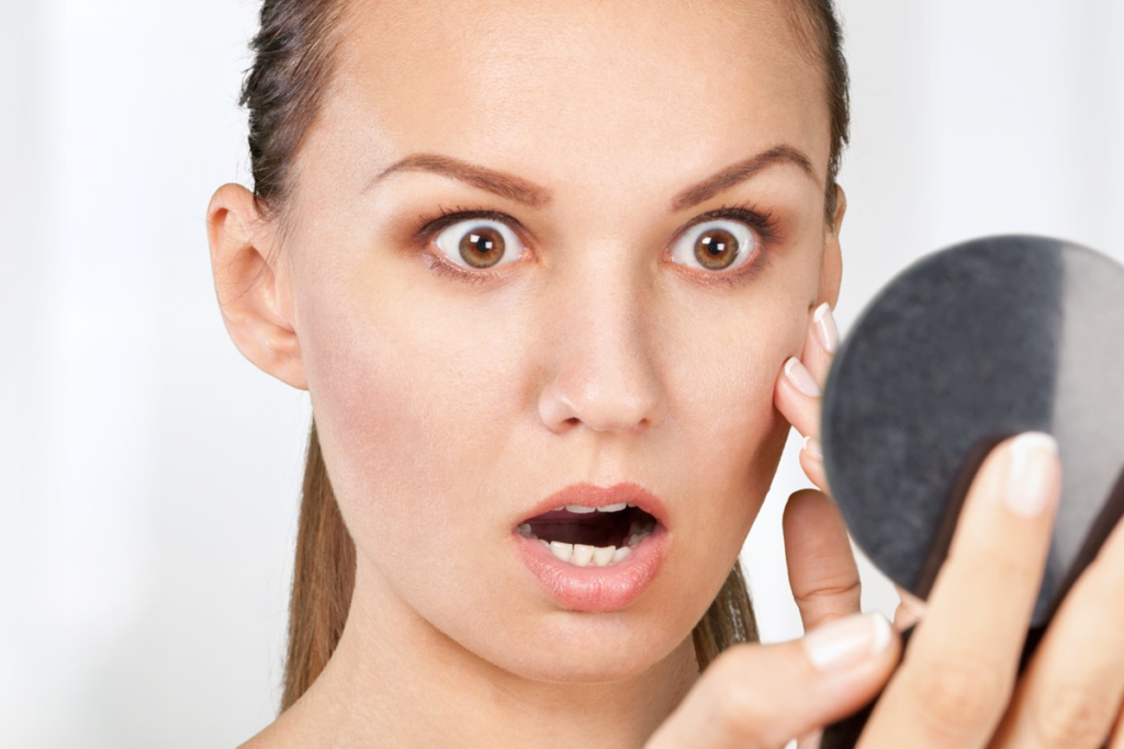 Maquiagem craquelada: dicas infalíveis para evitar esse problema
