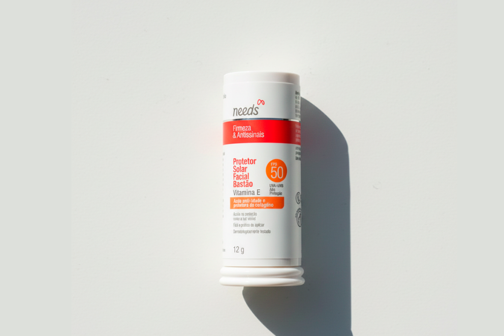 Resenha Protetor Solar Facial Needs Firmeza & Antissinais FPS 50 Bastão